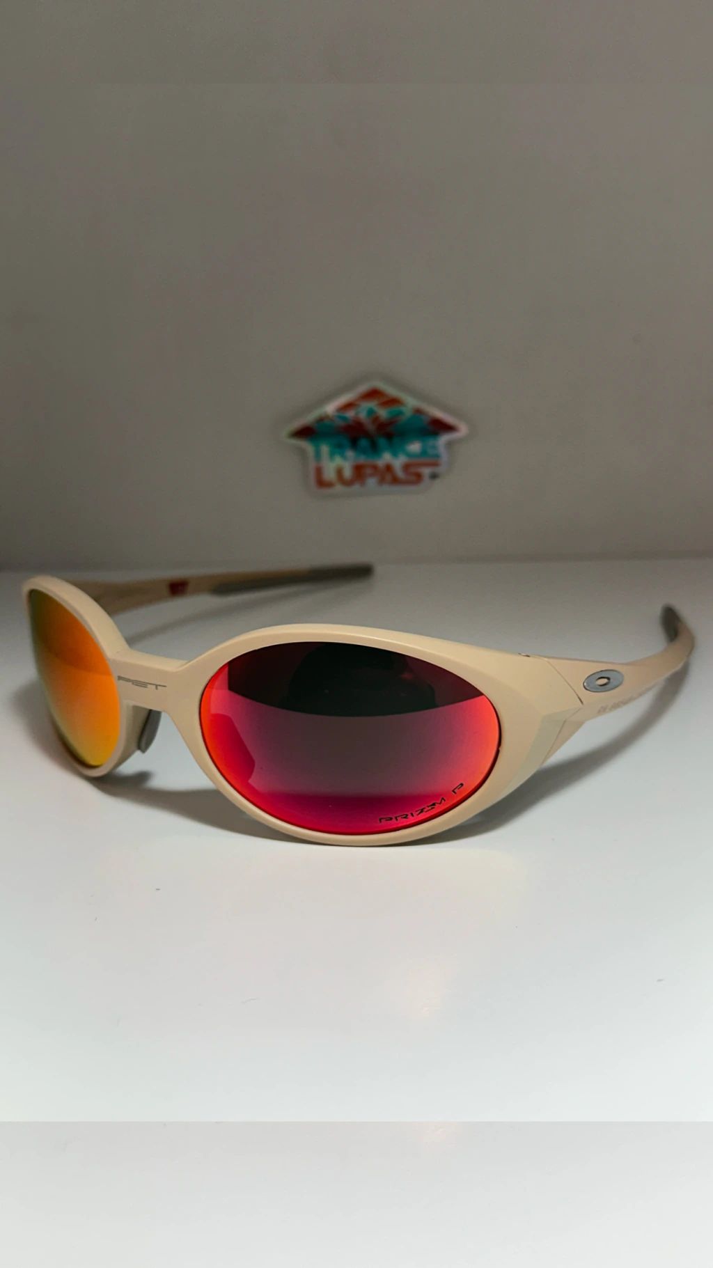 Eye Jacket
